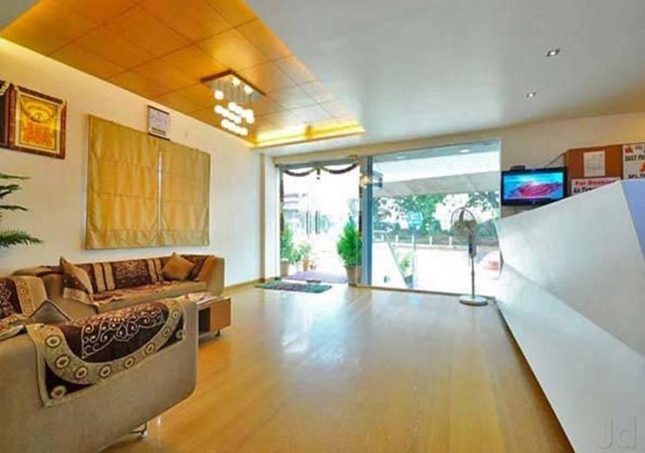 Hotel Holiday Home Bangalore Esterno foto