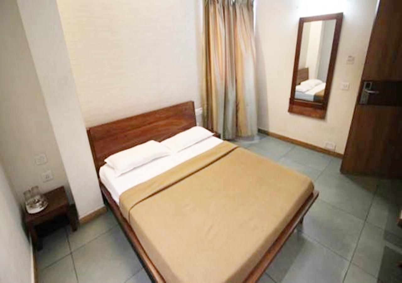 Hotel Holiday Home Bangalore Esterno foto