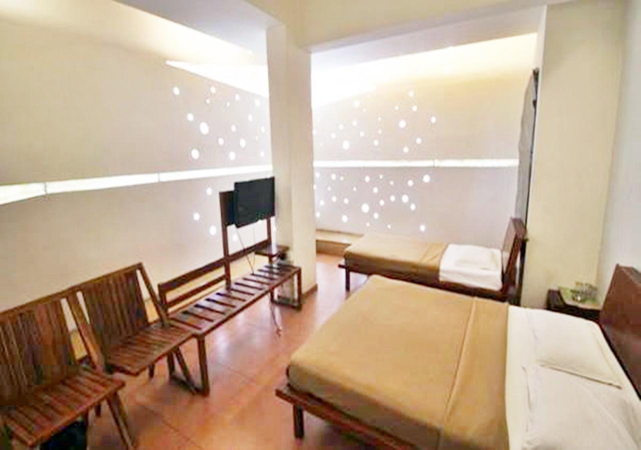 Hotel Holiday Home Bangalore Esterno foto