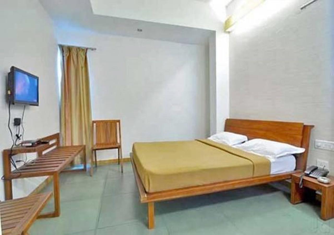 Hotel Holiday Home Bangalore Esterno foto