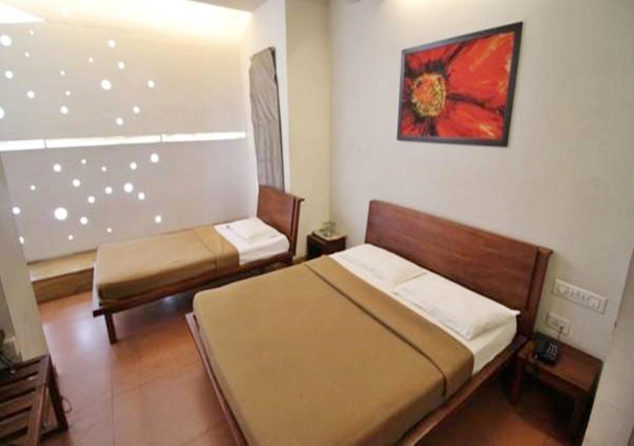 Hotel Holiday Home Bangalore Esterno foto